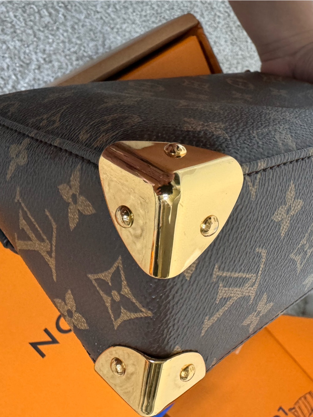 Louis Vuitton Trunkie - Picture 9 of 15